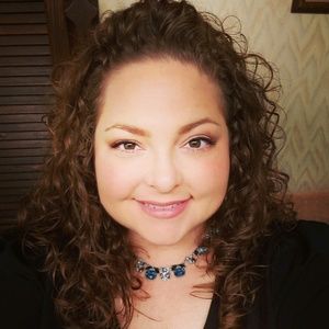 Meet your Posher, Hillary